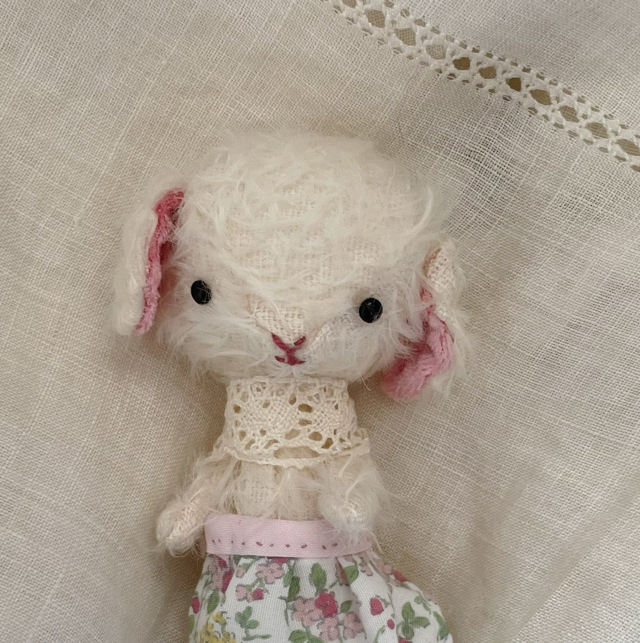 小さいヒツジちゃん　Tiny Sheep